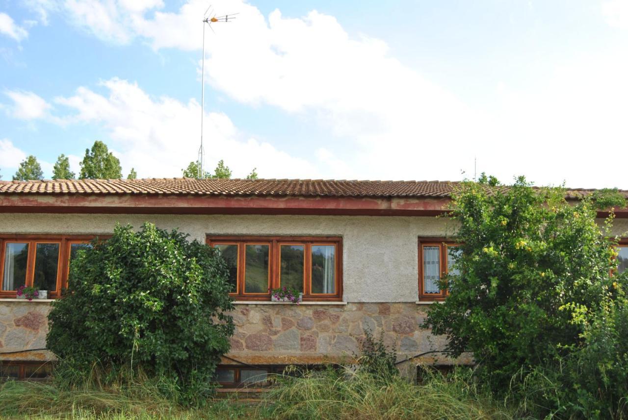 Finca Arroyo Del Valle San Andres del Rabanedo Luaran gambar
